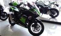 Kawasaki Ninja 300 giảm giá mạnh ở Việt Nam