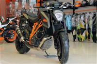 KTM Super Duke 1290 R cập cảng Sài Gòn