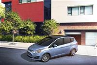 Ford hứa hẹn xe C-MAX Hybrid tiết kiệm xăng hơn Prius