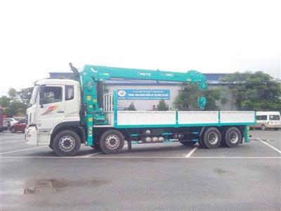 Xe tải 4 chân Dongfeng gắn cẩu 10 tấn HKTC