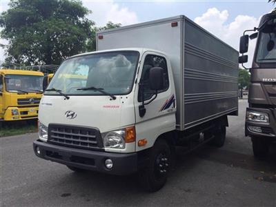 Xe tải thùng kín Hyundai HD700 Đồng Vàng