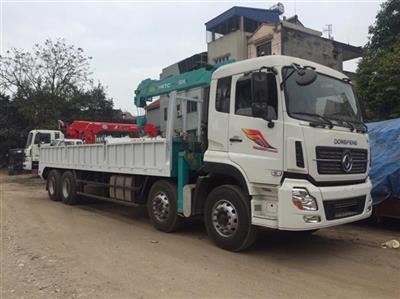 Xe tải 4 chân Dongfeng gắn cẩu 5 tấn HKTC