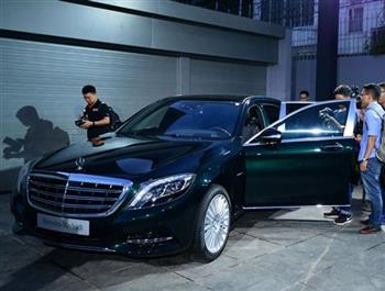 Tận mắt ngắm hai mẫu Maybach "giá rẻ" vừa về Việt Nam