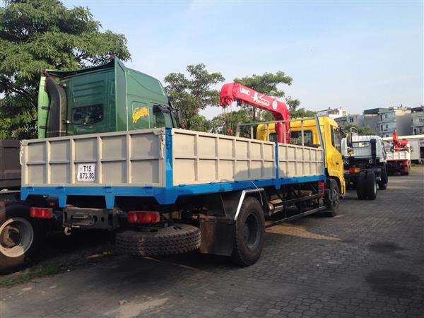 xe tải dongfeng gắn cẩu 3 tấn unic