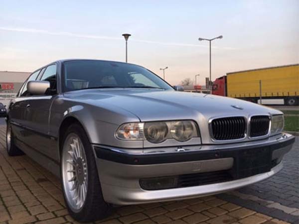 limousine-bmw-l7-cu-hang-hiem-dong-co-v12